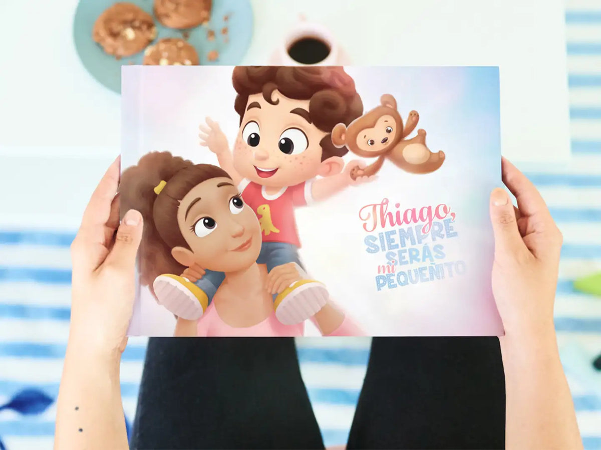 La portada de este recuerdo personalizado para mamá e hijo es una de las mejores sugerencias de regalos para el Día de la Madre que recibirás.